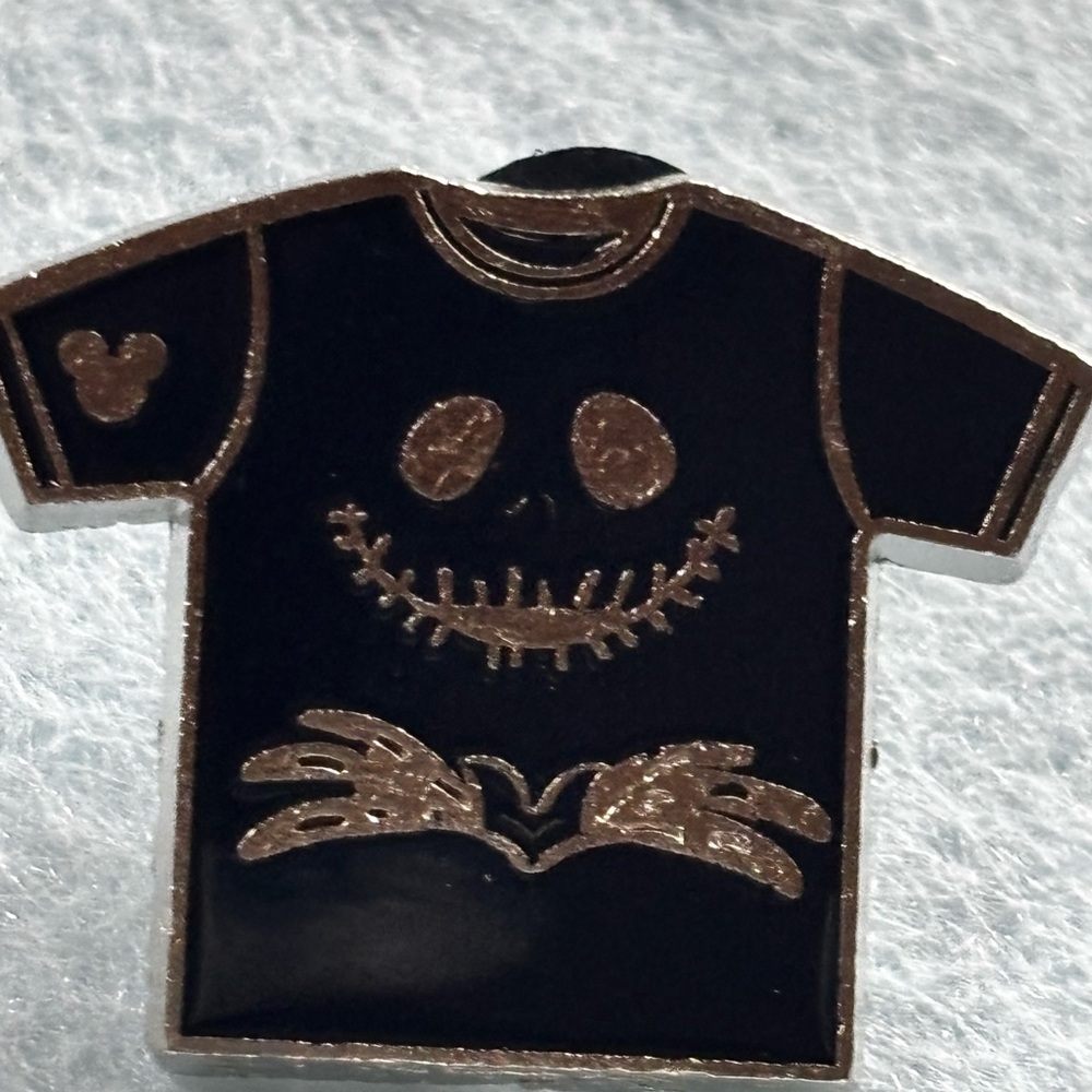 Disney trading pin JACK tshirt pin w/hidden Mickey.